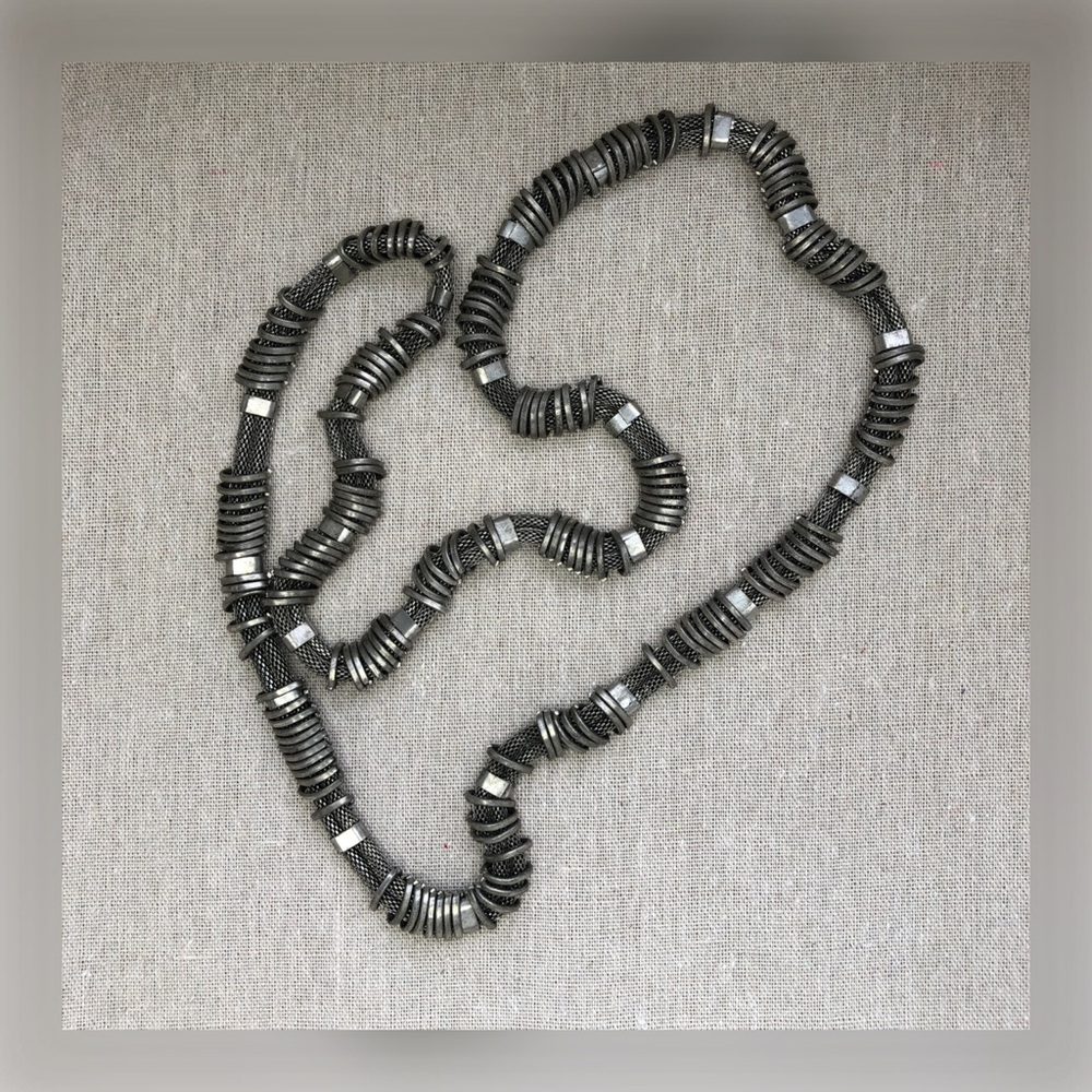HAMMERED METAL LONG STATEMENT NECKLACE